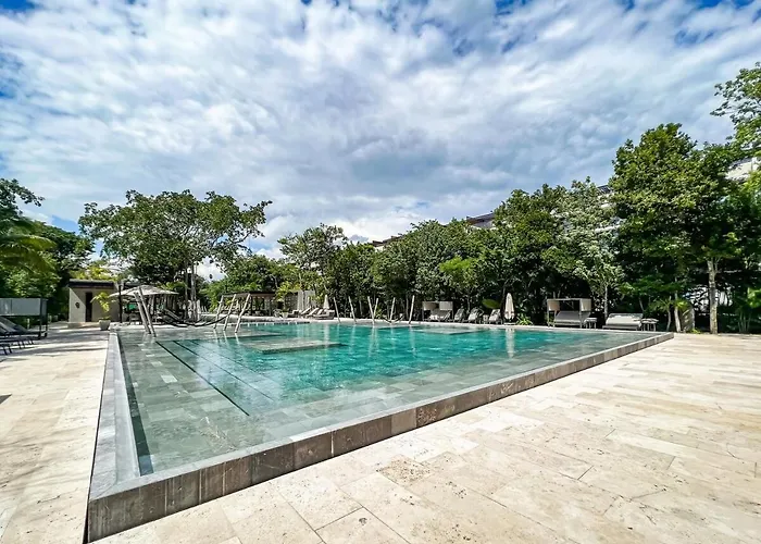 Luxury Penthouse Panoramic Views & Pool Apartment *