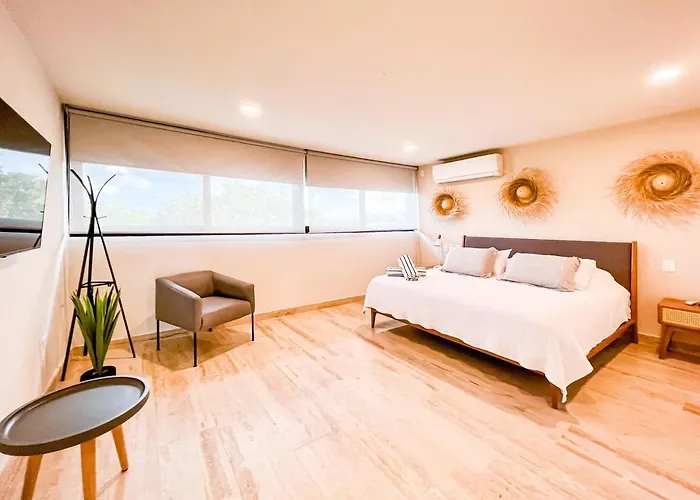 Luxury Penthouse Panoramic Views & Pool *