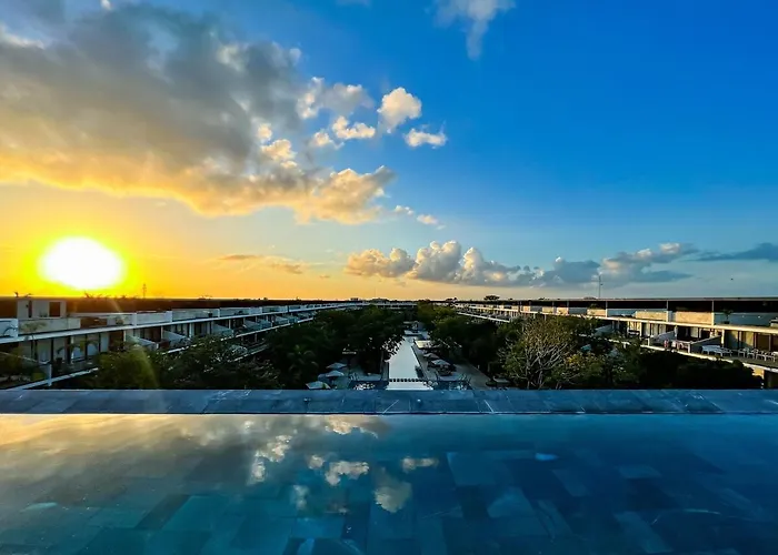 Luxury Penthouse Panoramic Views & Pool Apartment *