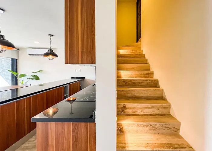 Luxury Penthouse Panoramic Views & Pool Apartment