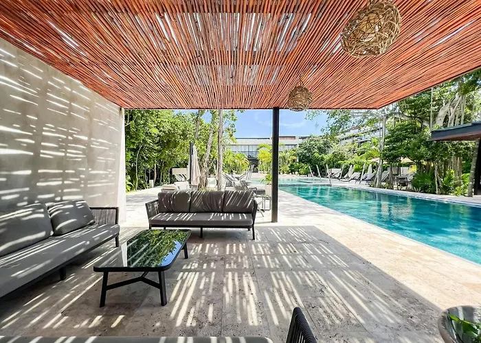 Luxury Penthouse Panoramic Views & Pool Apartment *
