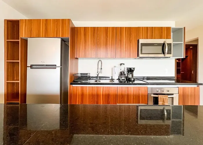 Luxury Penthouse Panoramic Views & Pool Apartment