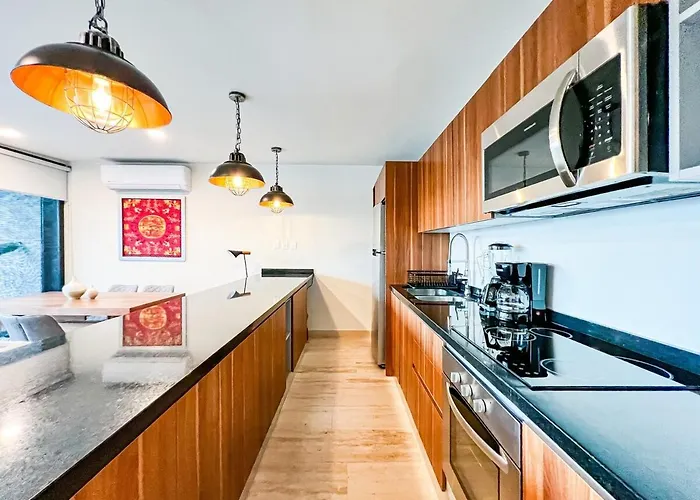 Luxury Penthouse Panoramic Views & Pool *