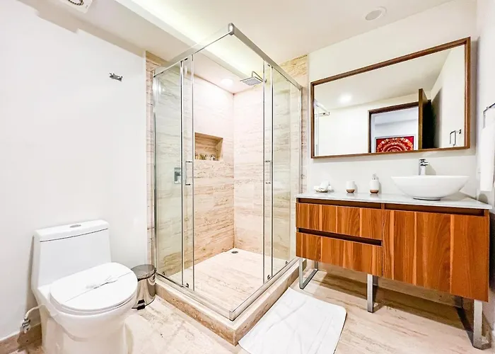 Luxury Penthouse Panoramic Views & Pool Apartment *